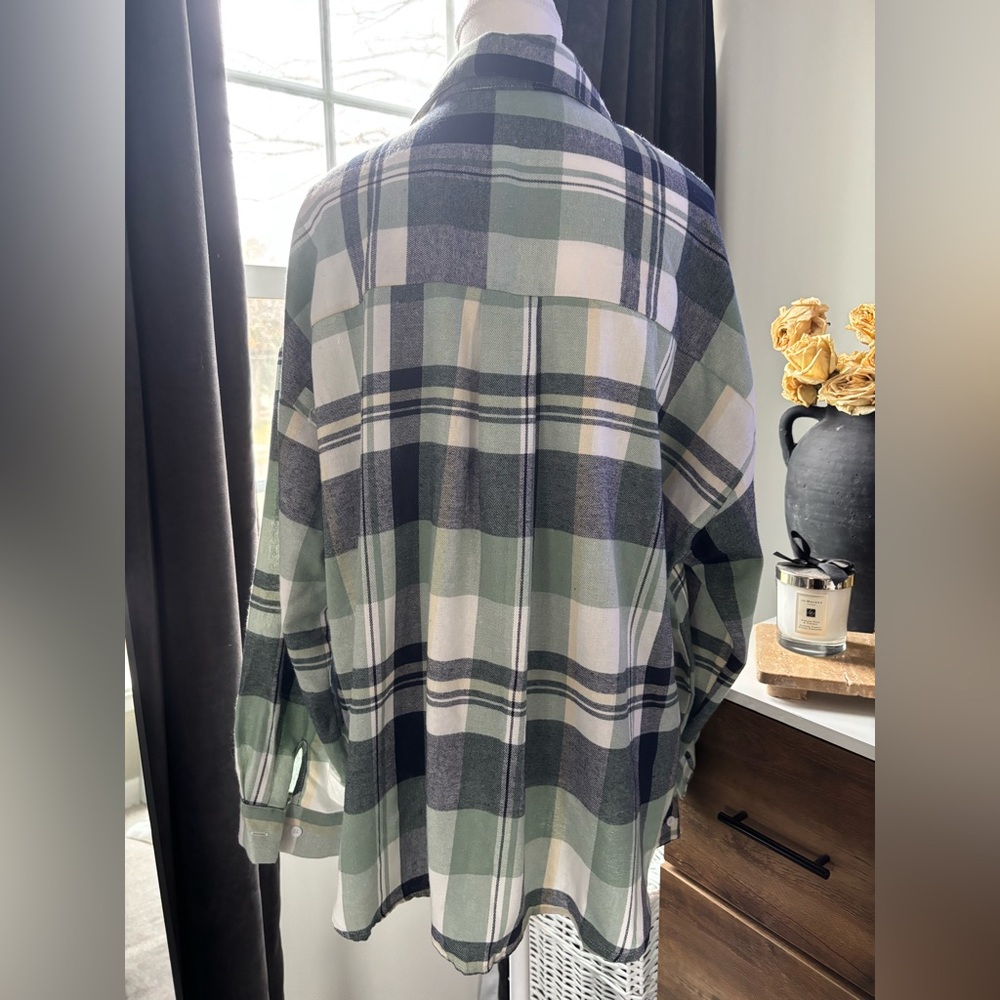 SHEIN Green Plaid Button Down Shirt - Picture 5 of 5